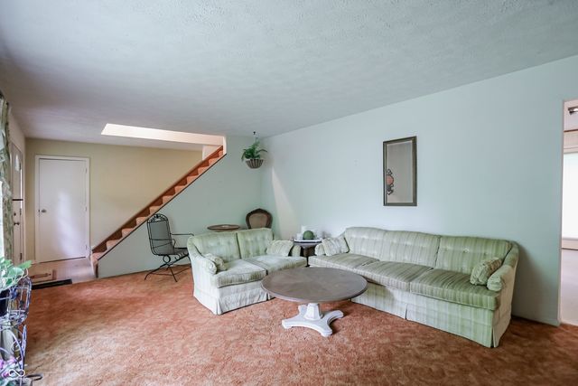 1609 E Woodland Drive, Bloomington, IN 47408