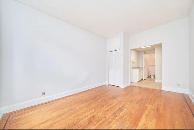 331 W 43rd Street 5A1, New York City, NY 10036