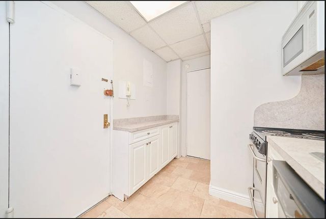 331 W 43rd Street 5A1, New York City, NY 10036