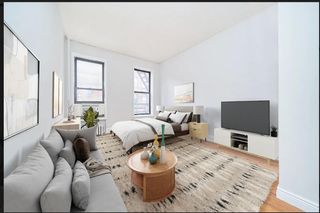 331 W 43rd Street 5A1, New York City, NY 10036