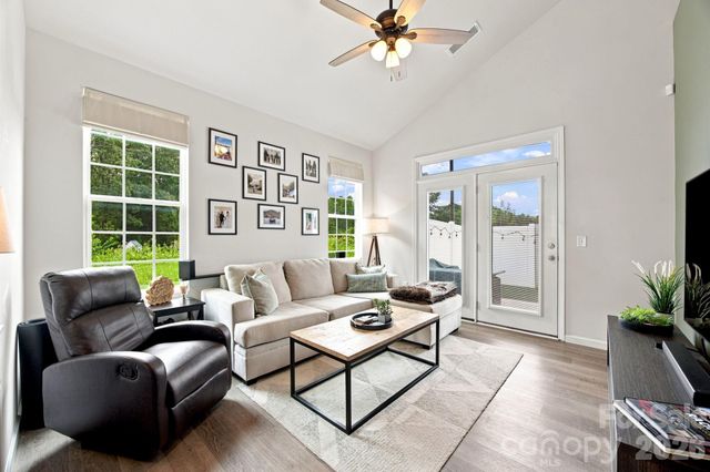 1101 Johns Walk Way, Belmont, NC 28012