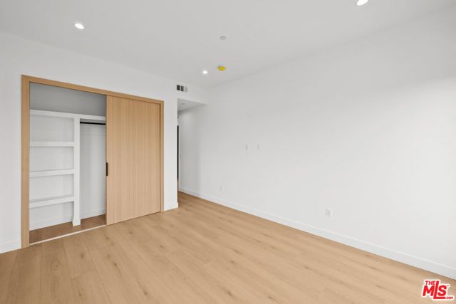 2324 S Dunsmuir Avenue 2, Los Angeles, CA 90016