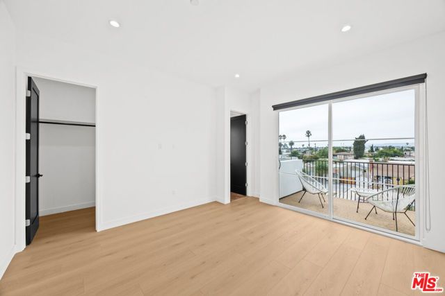 2324 S Dunsmuir Avenue 2, Los Angeles, CA 90016