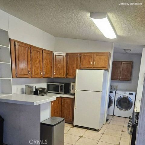 215 S Sullivan 307 Knight, Santa Ana, CA 92704