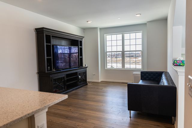 9256 Harlowe Lane, Orland Park, IL 60462