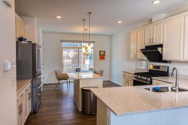 9256 Harlowe Lane, Orland Park, IL 60462