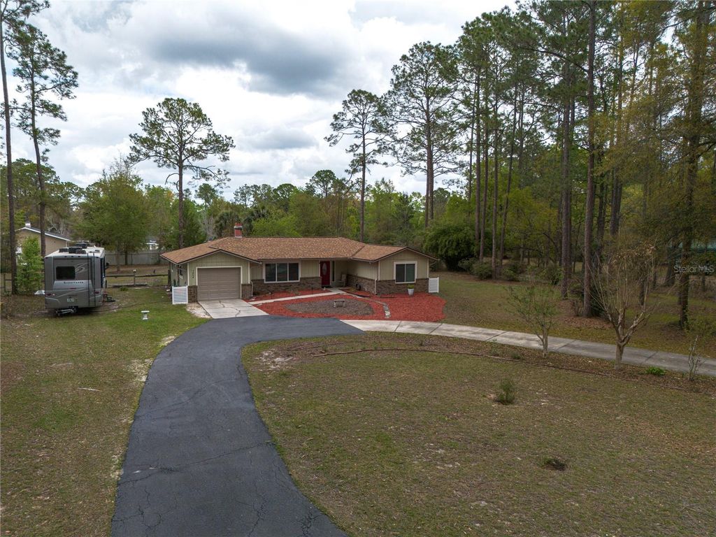 Image 44 of property listing at 7808 SW 99TH LANE, Gainesville, FL 32608