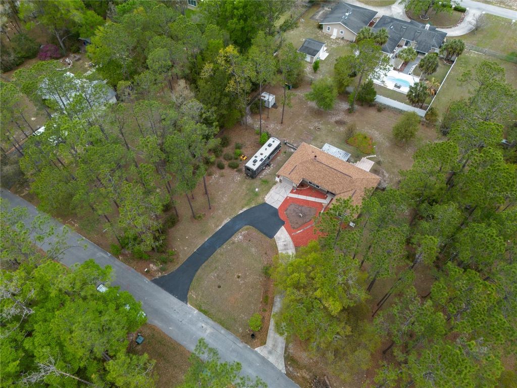 Image 48 of property listing at 7808 SW 99TH LANE, Gainesville, FL 32608