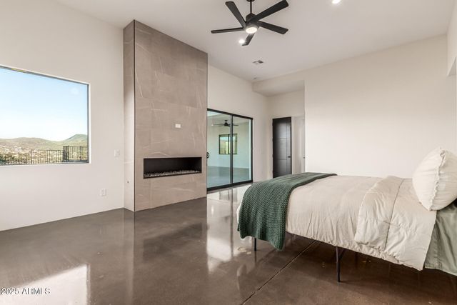 43934 N 10TH Street, New River, AZ 85087