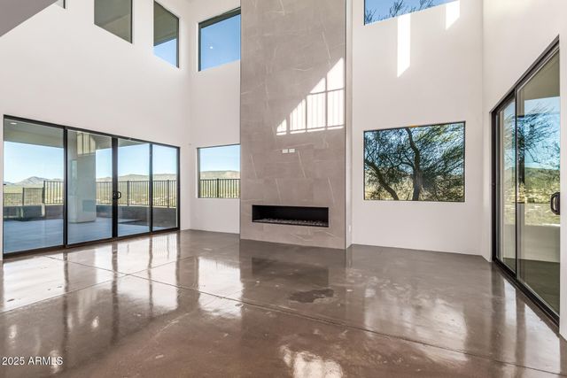 43934 N 10TH Street, New River, AZ 85087