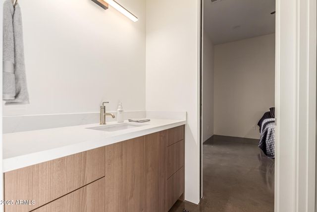 43934 N 10TH Street, New River, AZ 85087