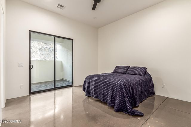 43934 N 10TH Street, New River, AZ 85087