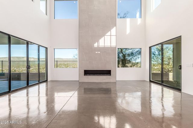 43934 N 10TH Street, New River, AZ 85087