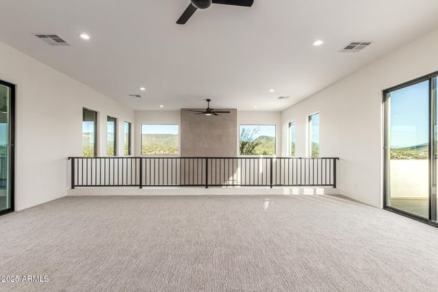 43934 N 10TH Street, New River, AZ 85087