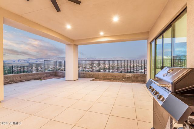 43934 N 10TH Street, New River, AZ 85087