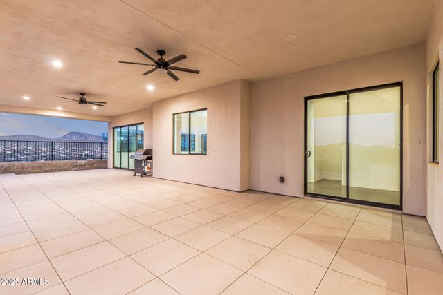 43934 N 10TH Street, New River, AZ 85087