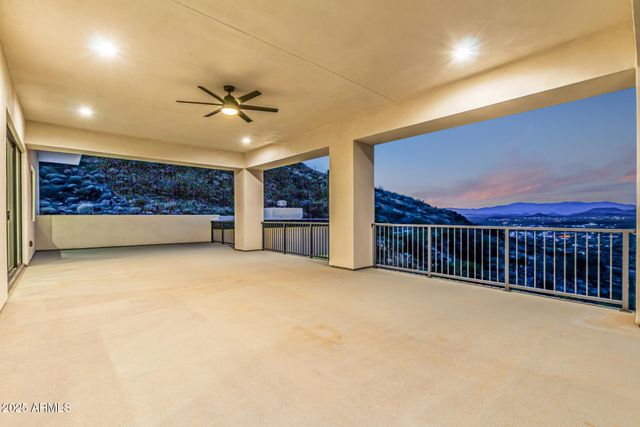 43934 N 10TH Street, New River, AZ 85087