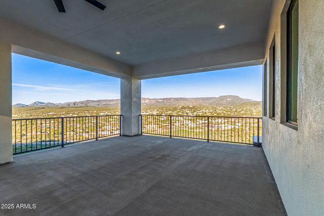 43934 N 10TH Street, New River, AZ 85087