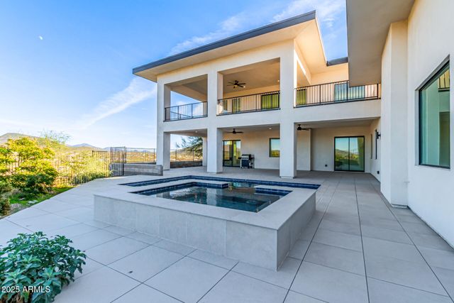 43934 N 10TH Street, New River, AZ 85087