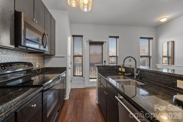 819 Seigle Point Drive, Charlotte, NC 28204