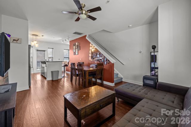 819 Seigle Point Drive, Charlotte, NC 28204