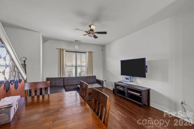 819 Seigle Point Drive, Charlotte, NC 28204