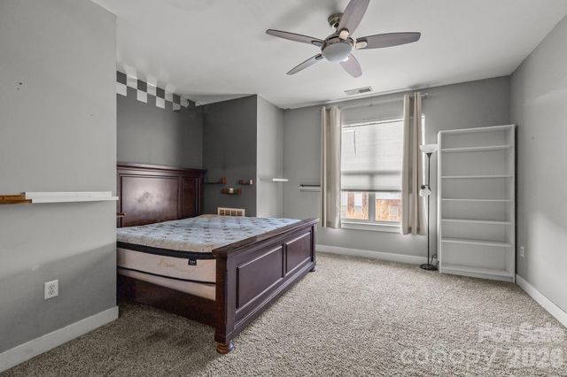 819 Seigle Point Drive, Charlotte, NC 28204