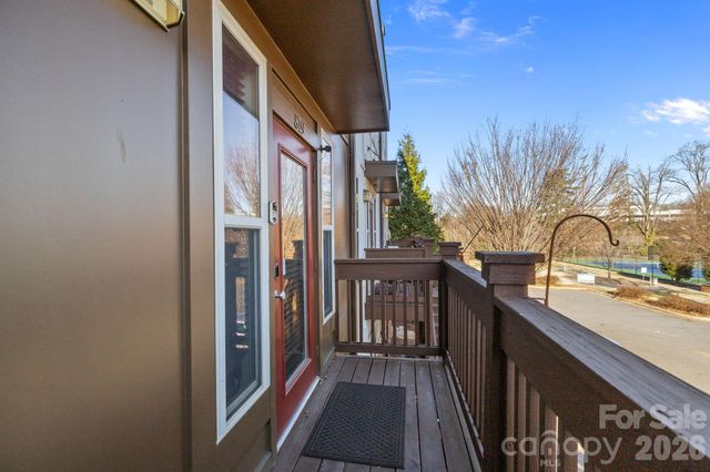 819 Seigle Point Drive, Charlotte, NC 28204