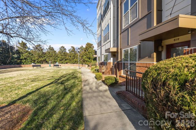 819 Seigle Point Drive, Charlotte, NC 28204