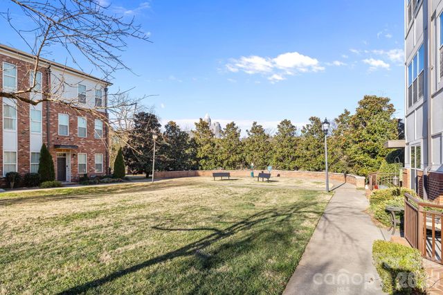 819 Seigle Point Drive, Charlotte, NC 28204