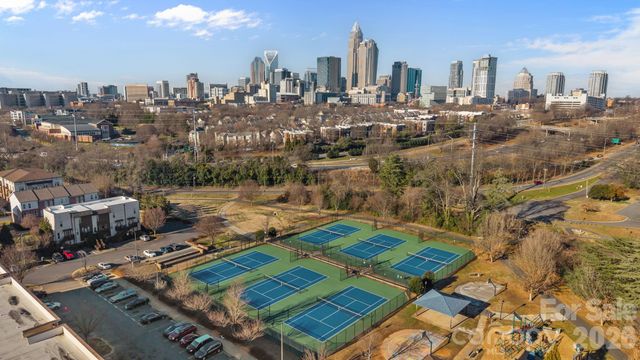 819 Seigle Point Drive, Charlotte, NC 28204