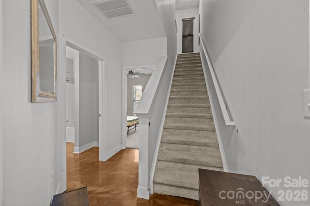 819 Seigle Point Drive, Charlotte, NC 28204