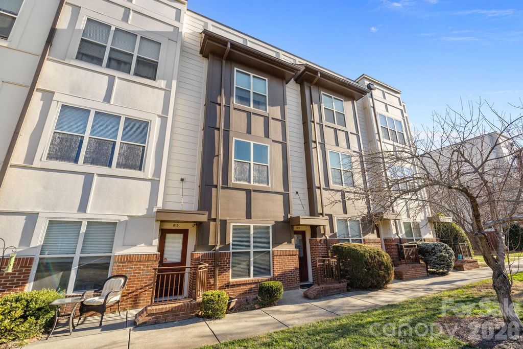 819 Seigle Point Drive, Charlotte, NC 28204