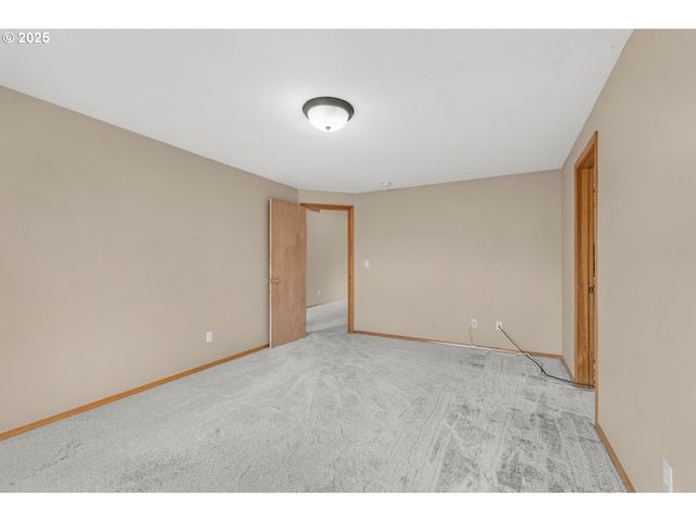 52269 Se TYLER St, Scappoose, OR 97056