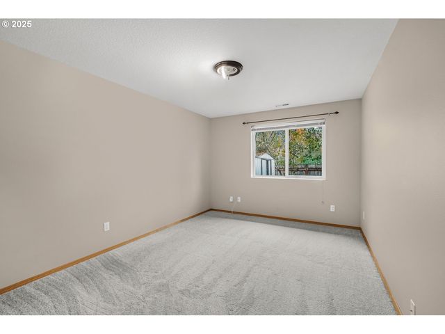 52269 Se TYLER St, Scappoose, OR 97056