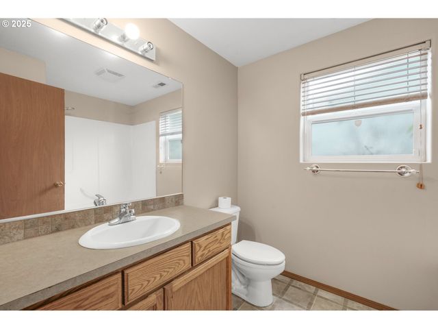 52269 Se TYLER St, Scappoose, OR 97056