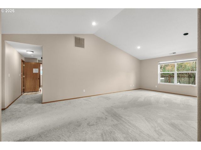 52269 Se TYLER St, Scappoose, OR 97056