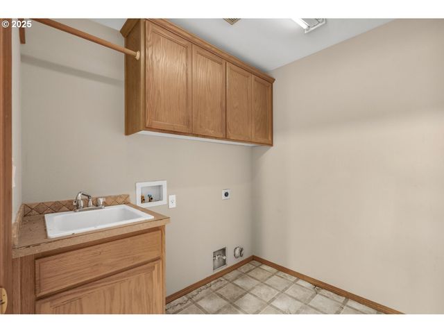 52269 Se TYLER St, Scappoose, OR 97056