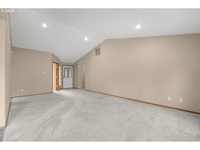 52269 Se TYLER St, Scappoose, OR 97056