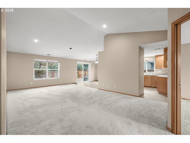 52269 Se TYLER St, Scappoose, OR 97056