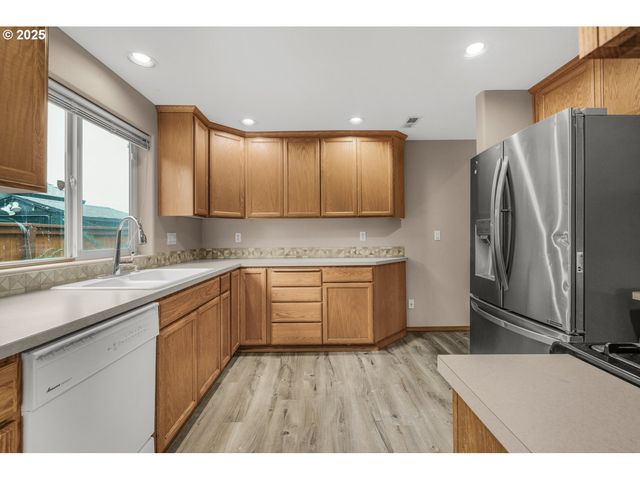 52269 Se TYLER St, Scappoose, OR 97056