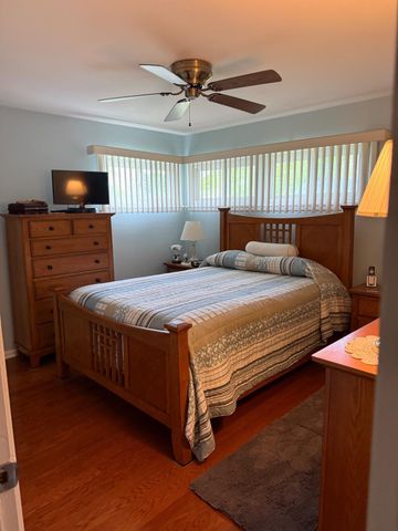 27 MAPLECREST DR, Neptune, NJ 07753
