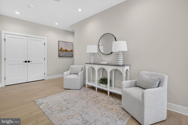 8 ARTHUR LN, Cranbury, NJ 08512