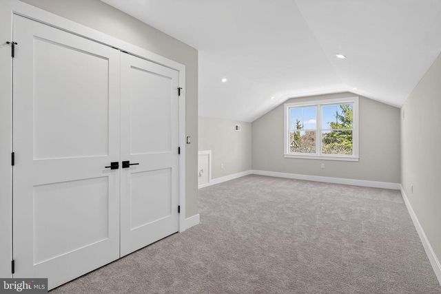 8 ARTHUR LN, Cranbury, NJ 08512