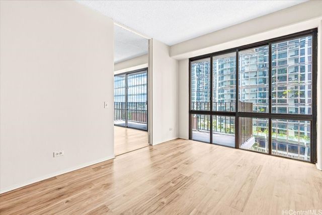 225 Queen Street 11E, Honolulu, HI 96813