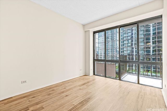 225 Queen Street 11E, Honolulu, HI 96813