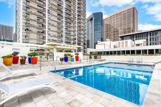 225 Queen Street 11E, Honolulu, HI 96813