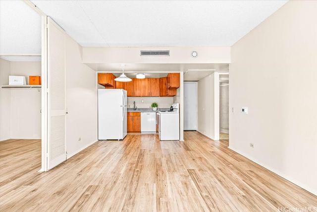 225 Queen Street 11E, Honolulu, HI 96813
