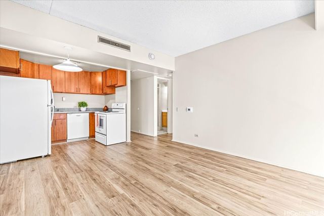 225 Queen Street 11E, Honolulu, HI 96813