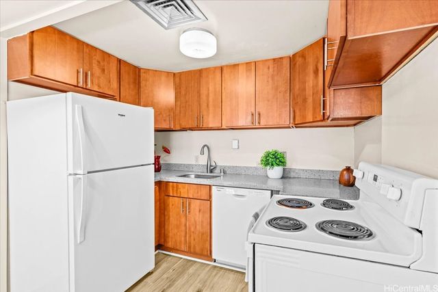225 Queen Street 11E, Honolulu, HI 96813
